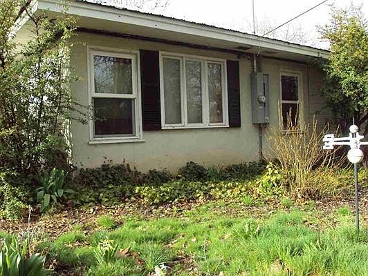 1st image of 929 Campbell Ave