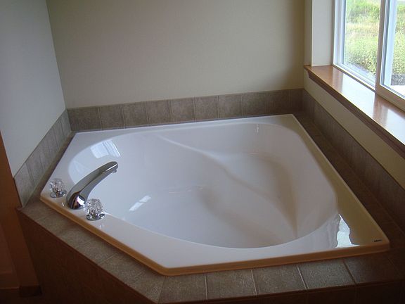 5th image of 2816 67th Ct SE