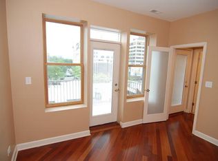 1529 W Hollywood Ave APT 3, Chicago, IL 60660