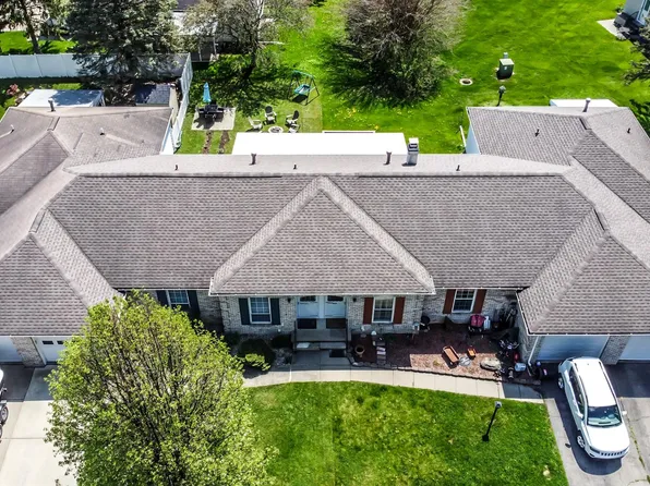 5221 Highland Shore Dr, Flushing, MI 48433