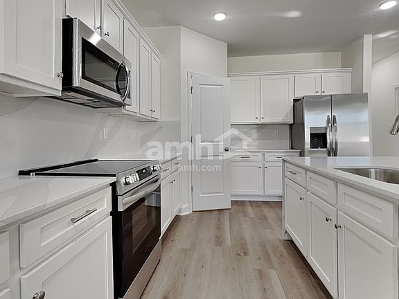 3rd image of 11553 Bay Hill Cir