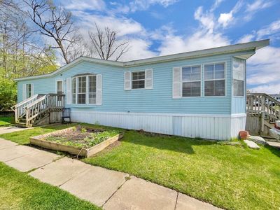 8423 Barkwood Cir, Fenton, MI, 48430