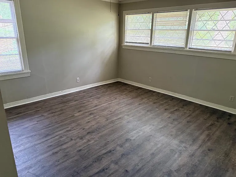 100 Shellwood Dr — Photo 4