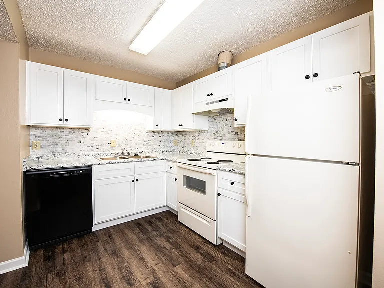 Willow Run Apartments — Photo 18