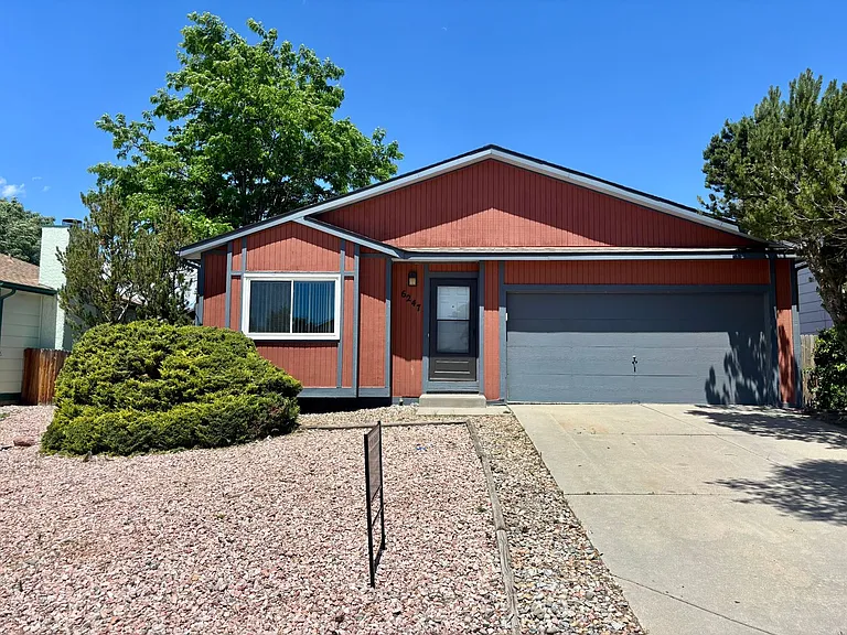 6247 Chantilly Pl — Photo 2