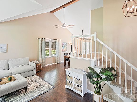 4th image of 110 Steuben Dr