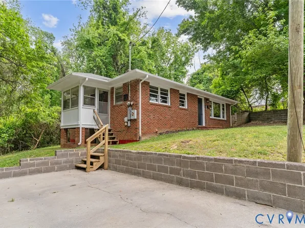 108 Vaughan St, Farmville, VA 23901