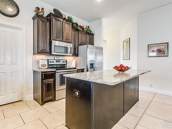 4th image of 12136 Worthwood St