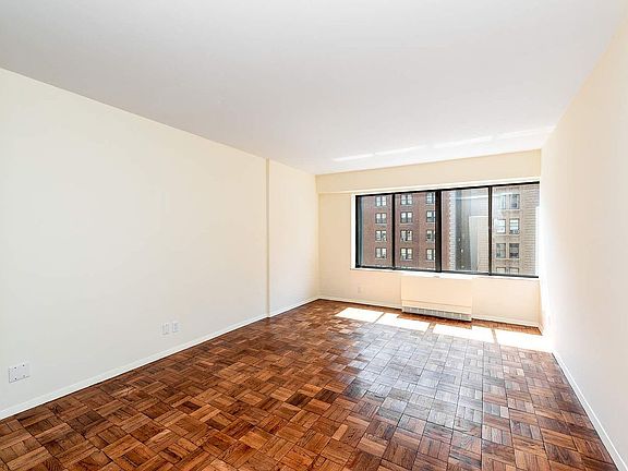3rd image of 900 Park Ave APT 9B
