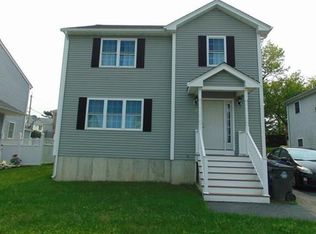 16 Evelyns Way, Fall River, MA 02724