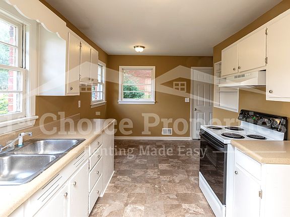 5th image of 1006 Broadmoor Dr