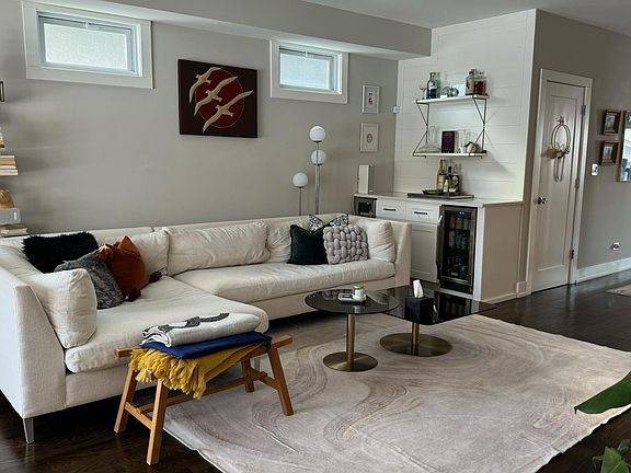 5th image of 1009 Thomas Ave