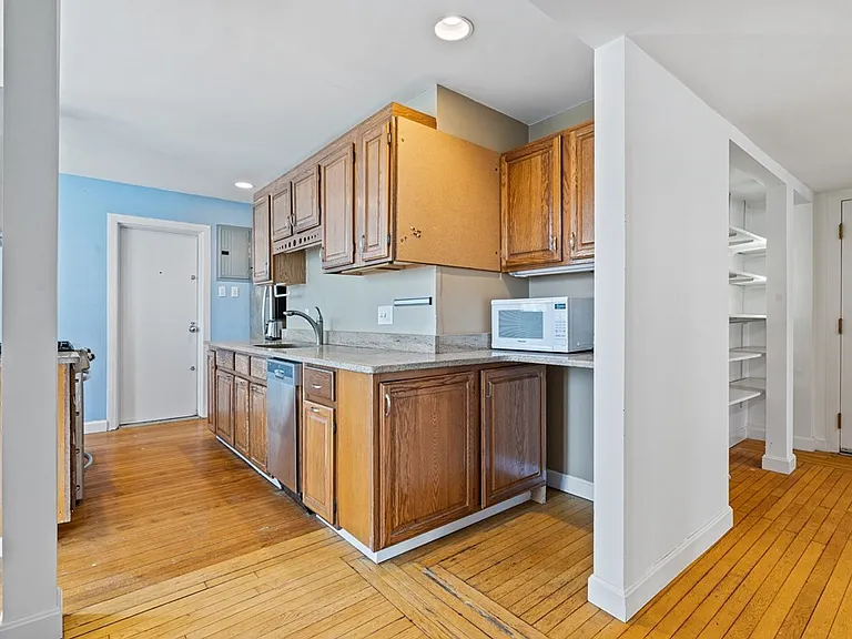 2 Euston St #1 — Photo 9