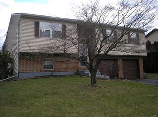1216 Woodlawn St, Whitehall, PA 18052