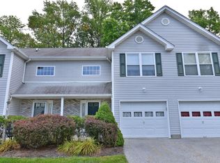 4 Meadow Ln, Hamburg, NJ 07419