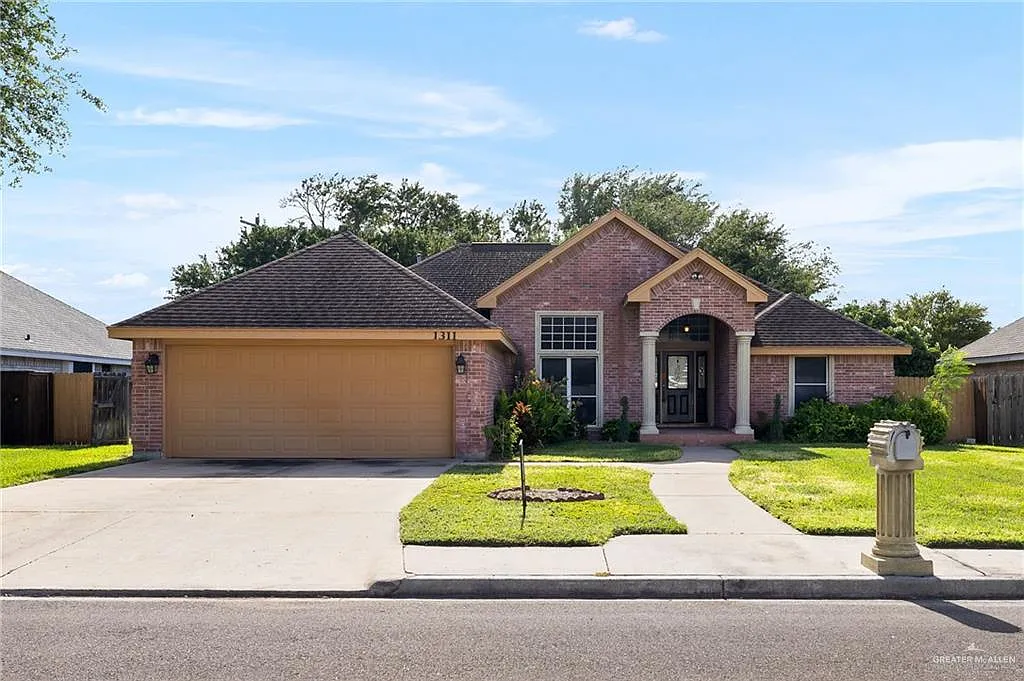 4 bed, 3.0 bath, 2016 sqft, $2,200 — Photo 2