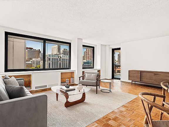 2nd image of 531 Main St APT 1401