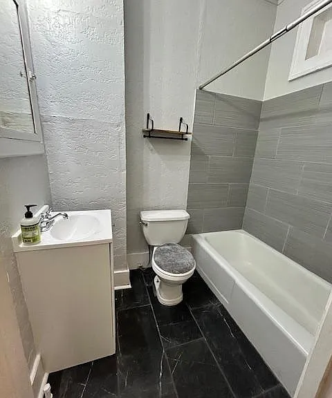 1140 NW 34th St #4 — Photo 14
