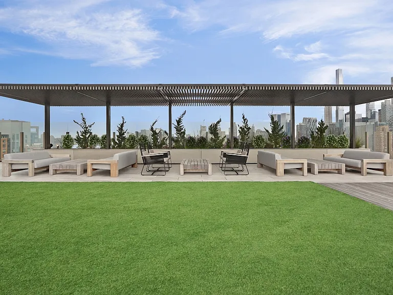 520 W 43rd St #3D — Photo 10