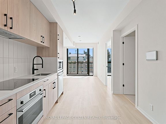 4th image of 109 Erskine Ave #906