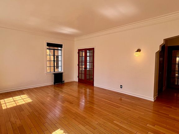4th image of 364 S Cloverdale Ave APT 202