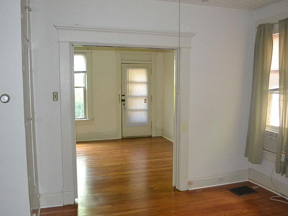 4th image of 1498 Belmont Ave #A