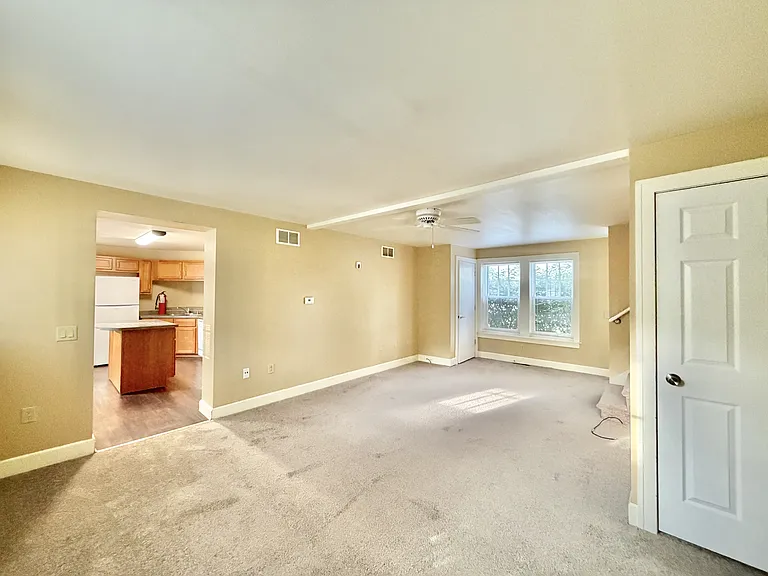 206 Carpenter St #3 — Photo 4