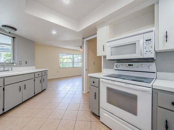 3rd image of 2446 Orangepointe Ave