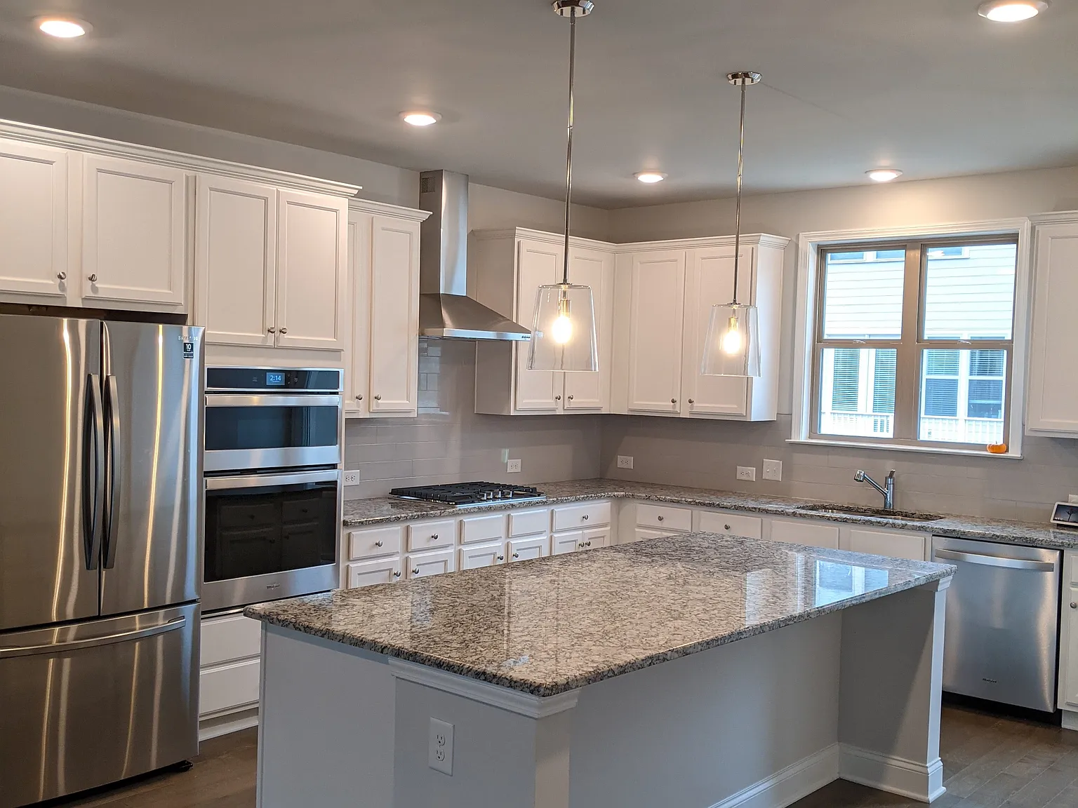 4 bed, 3.5 bath, 2295 sqft, $3,400 — Photo 4