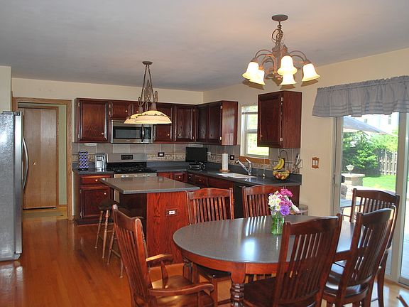 3rd image of 24200 Norwood Dr