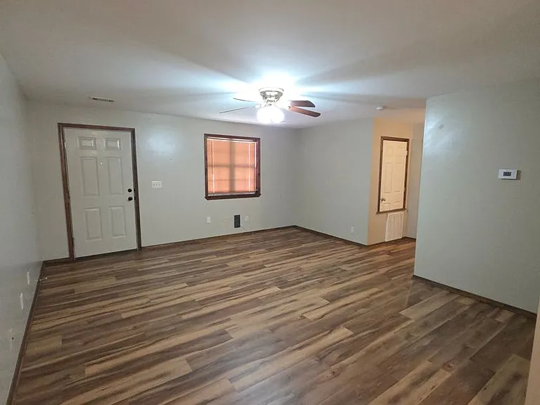 716 S Greenwich Ave — Photo 1