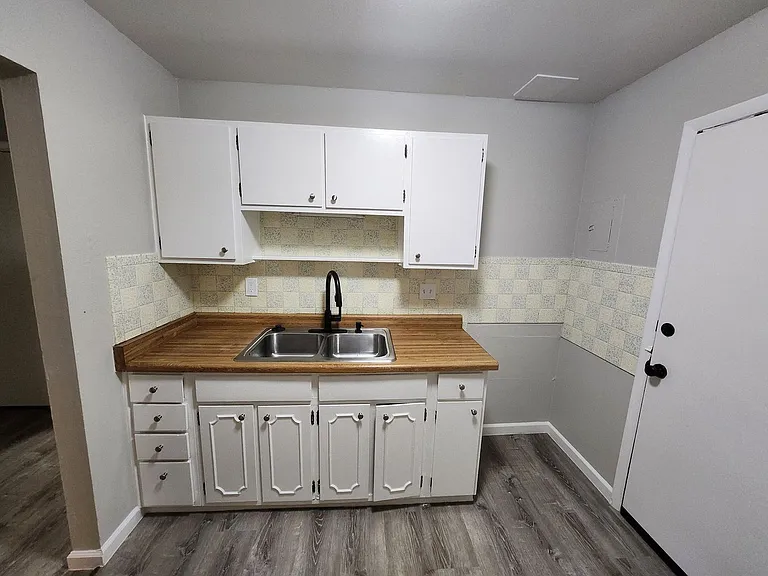215 1/2 W Ramona Ave — Photo 4