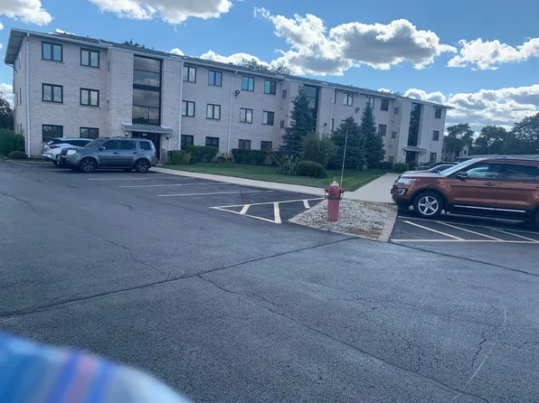 5009 Briartree Ln APT 317, Burbank, IL 60459