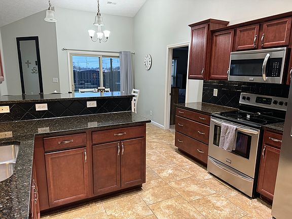 4th image of 2918 Detford Ct