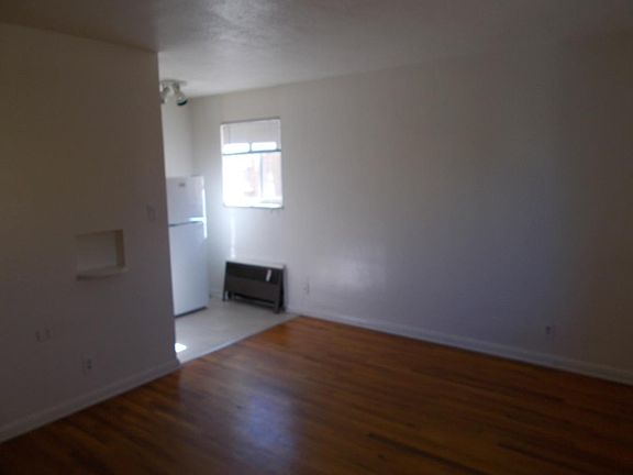 3rd image of 1042 N Pearl St APT 202