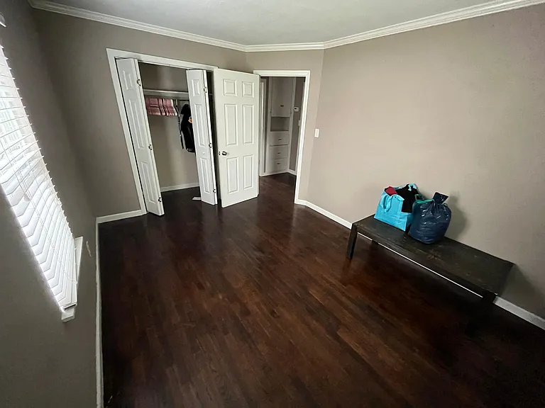 727 E Brooks St — Photo 15