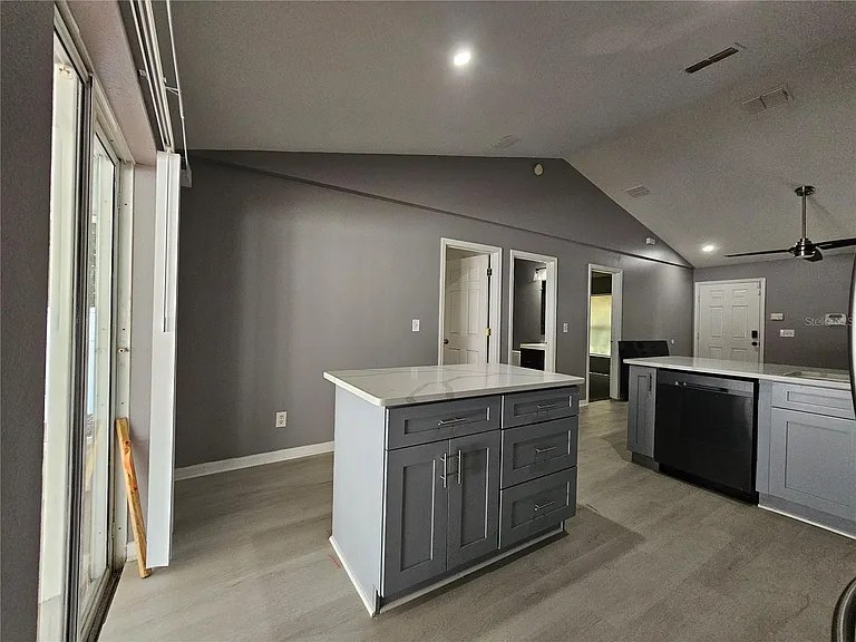 622 Brooke Ct — Photo 8