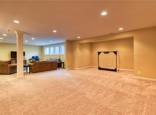 2071 Eagle Trace Dr, Greenwood, IN 46143 | Zillow