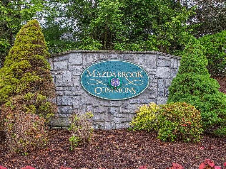 30 Emily Pl — Photo 1