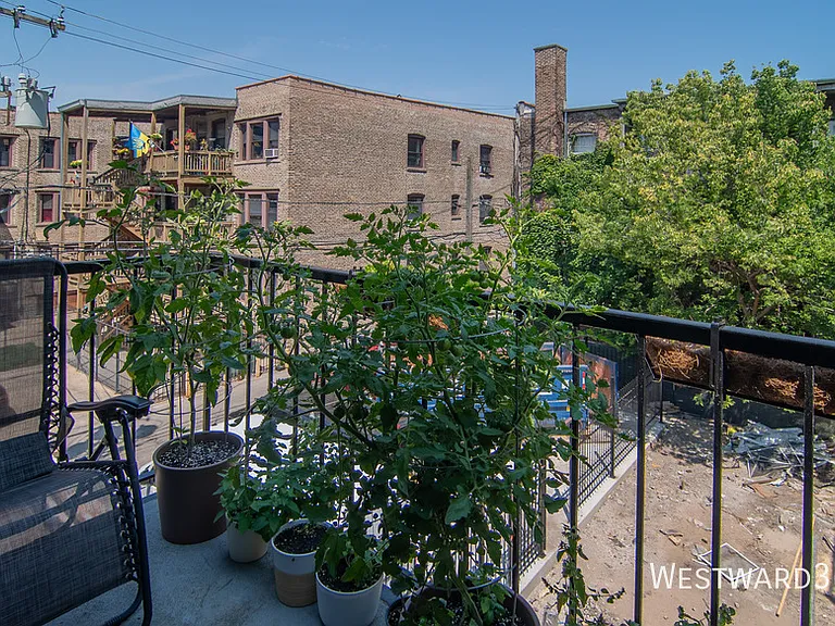 4334 N Clarendon Ave #310 — Photo 12