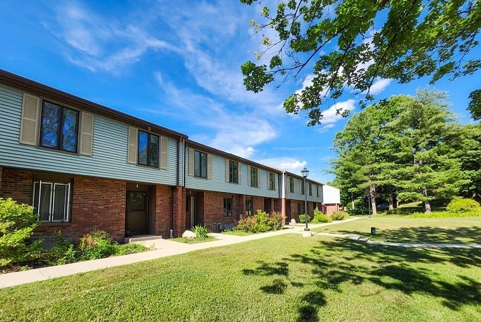 1st image of 10 Winston Ct Unit 10