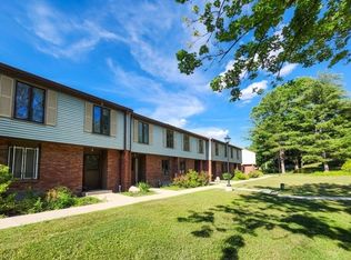 10 Winston Ct Unit 10, Amherst, MA 01002