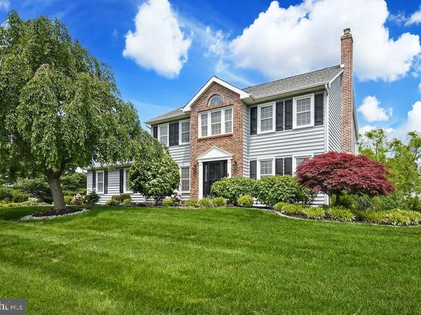 41 Gunning Ln, Langhorne, PA 19047