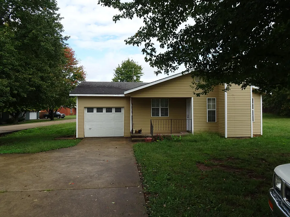 107 Cedar Hts