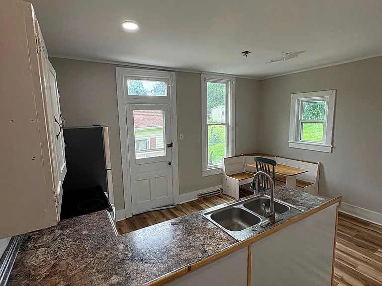 1100 Lowell St — Photo 35