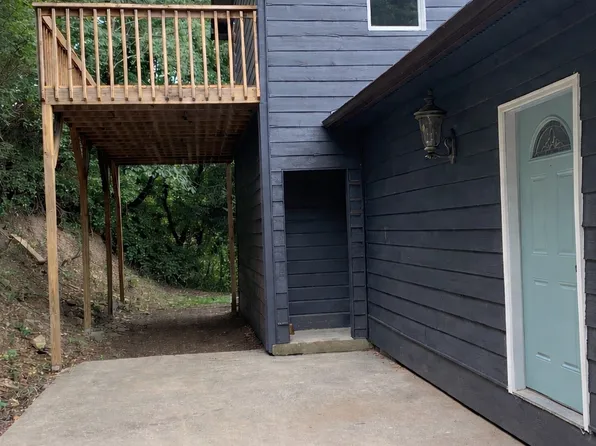 122 Mullins Hl #A, Pikeville, KY 41501