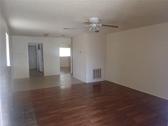 3rd image of 2419 Indigo Ln