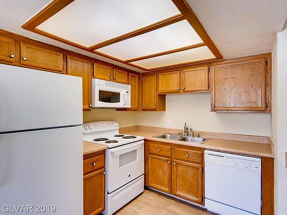 4th image of 913 Sulphur Springs Ln Unit 101
