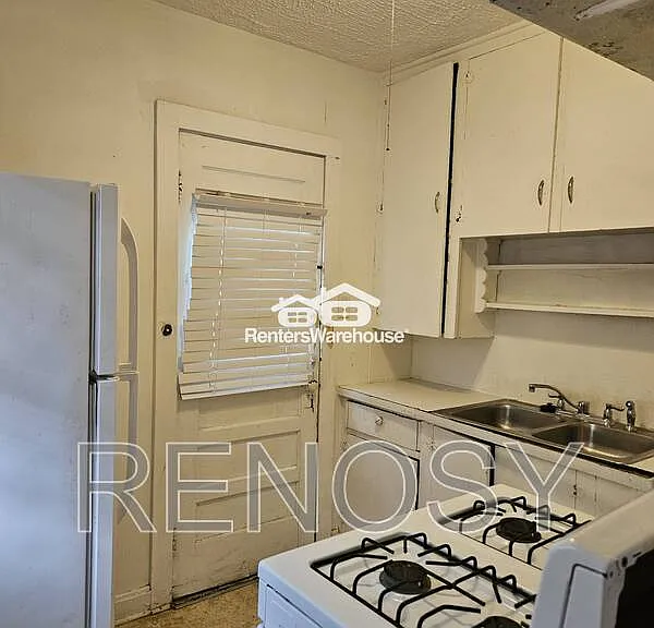1525 32nd St — Photo 5