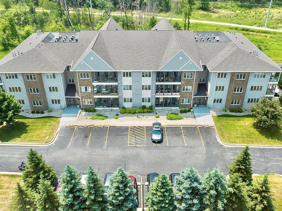 1st image of 255 Oconomowoc PARKWAY